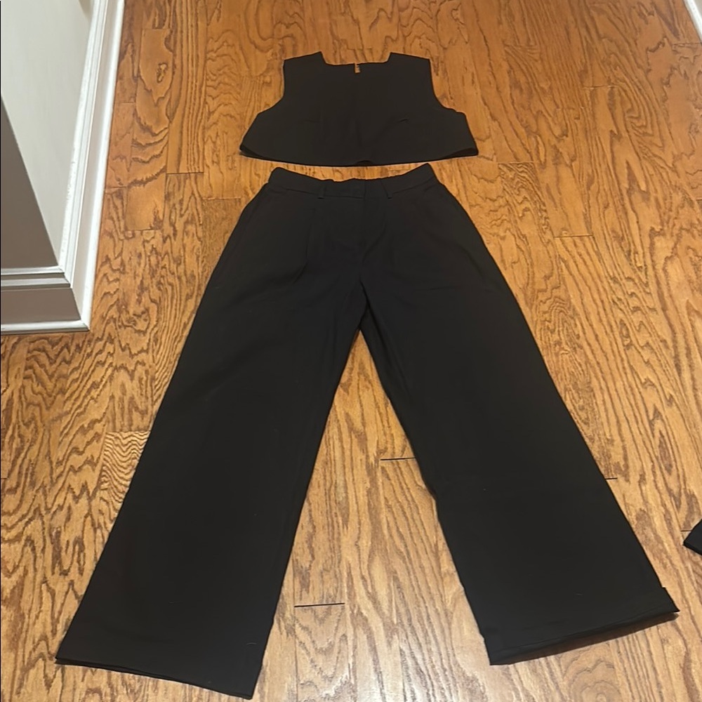 NWOT Commense Black Women's Linen Jumpsuit set, size medium.
